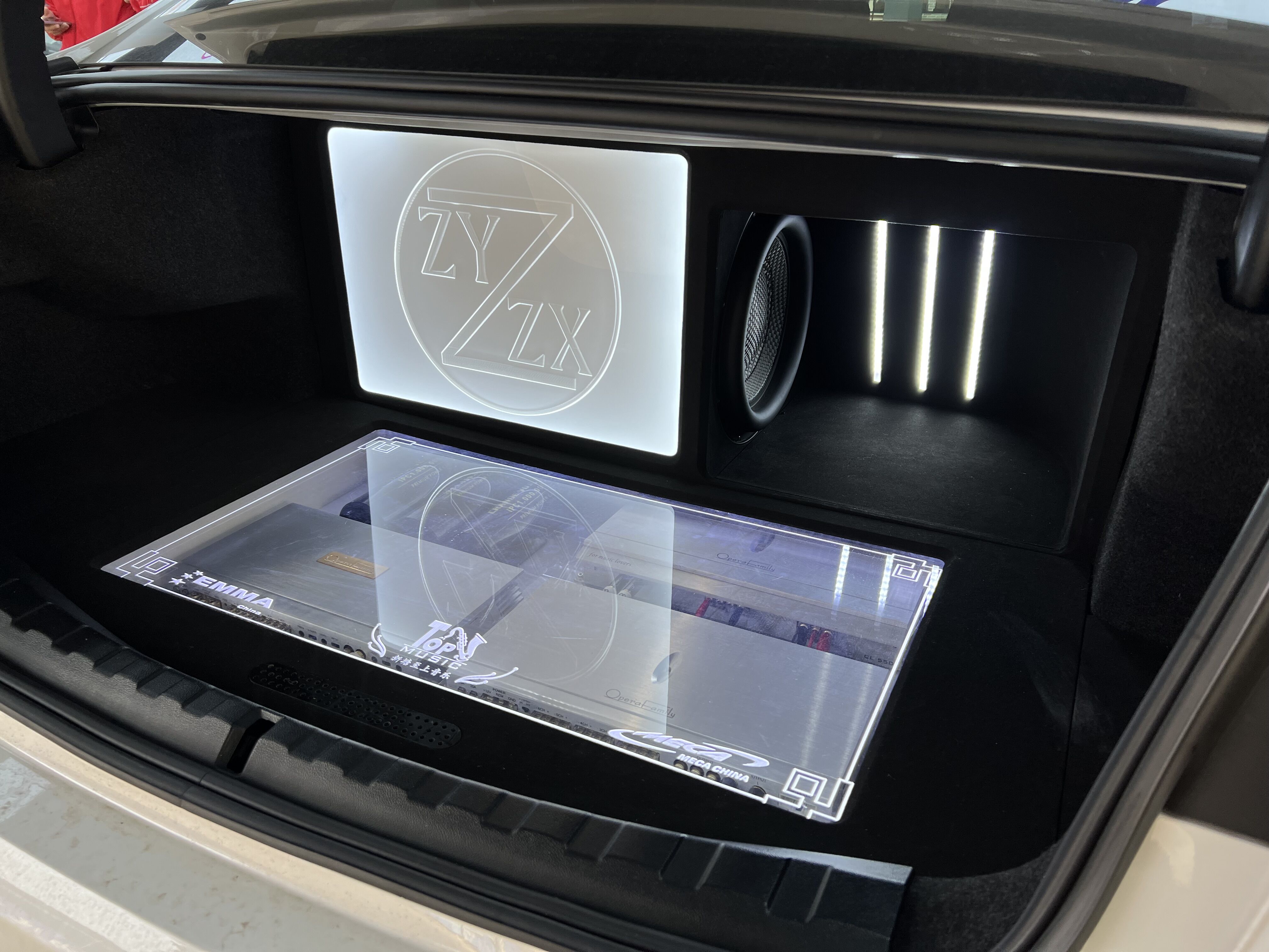 歌劇世家專業(yè)音改方案 這下子寶馬325Li的音質(zhì)有救了！