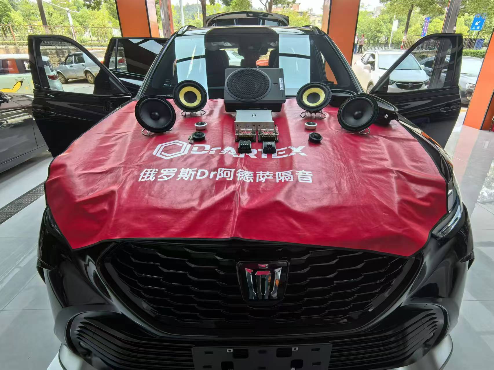 豐田皇冠陸放音響升級，享受音樂的純粹！